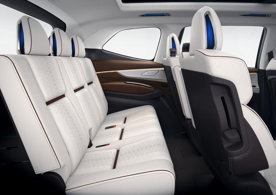 Интерьер Subaru Ascent SUV Concept 2017 года  (фото 9 из 9)